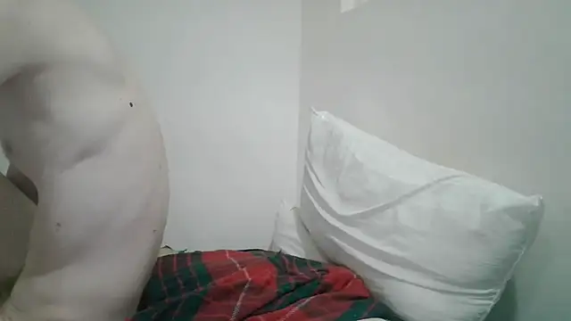 Snapshot of tcute0 chatting on April 8, 2026, 11:44 am tcute0 online show from April 8, 2026, 11:44 am