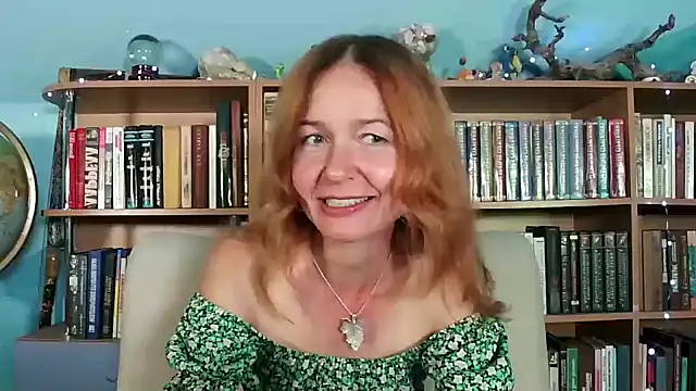 Foxilady357 online show from September 9, 2025, 2:26 pm