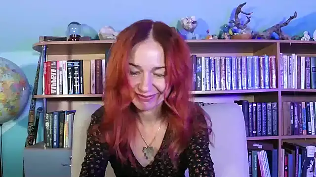 Foxilady357 online show from November 5, 2025, 3:37 pm