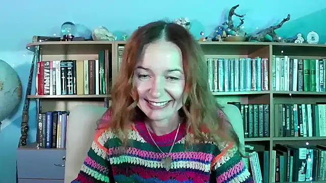 Foxilady357 online show from December 5, 2025, 4:38 pm