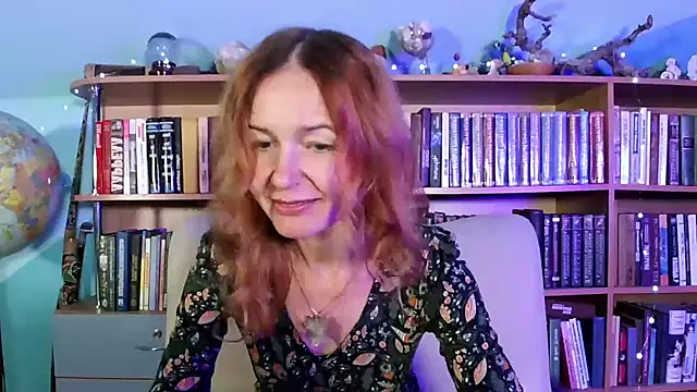 Foxilady357 online show from October 14, 2025, 2:07 pm