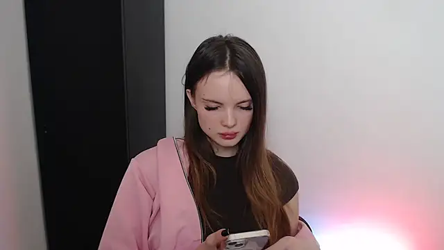 Snapshot of Ariella_ari chatting on September 13, 2025, 8:36 am Ariella ari online show from September 13, 2025, 8:36 am