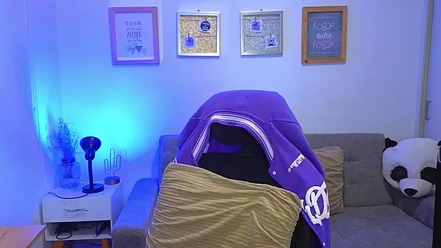 yulian vasquez online show from December 4, 2025, 12:26 pm