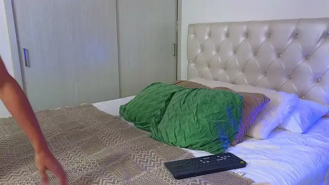 yulian vasquez online show from January 13, 2026, 12:09 pm