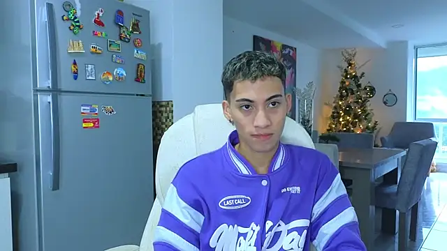 yulian vasquez online show from November 16, 2025, 1:05 pm