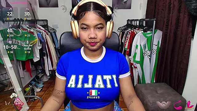 sharlottxl online show from February 20, 2026, 7:43 am