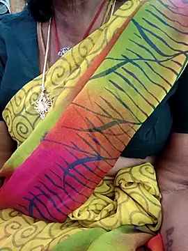 Snapshot of amuthasree chatting on September 15, 2025, 6:47 am amuthasree online show from September 15, 2025, 6:47 am