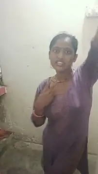 Guriya0076 online show from June 3, 2026, 12:39 pm