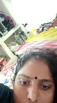 Guriya0076 online show from May 17, 2026, 12:49 pm