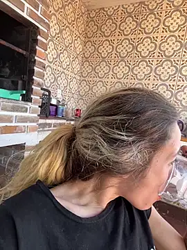 blond-96 online show from November 25, 2025, 5:57 pm