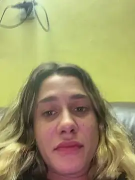 Snapshot of blond-96 chatting on September 18, 2025, 2:47 am blond-96 online show from September 18, 2025, 2:47 am