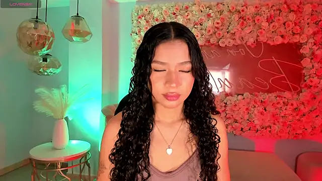 SophieHouston  online show from September 30, 2025, 2:28 am