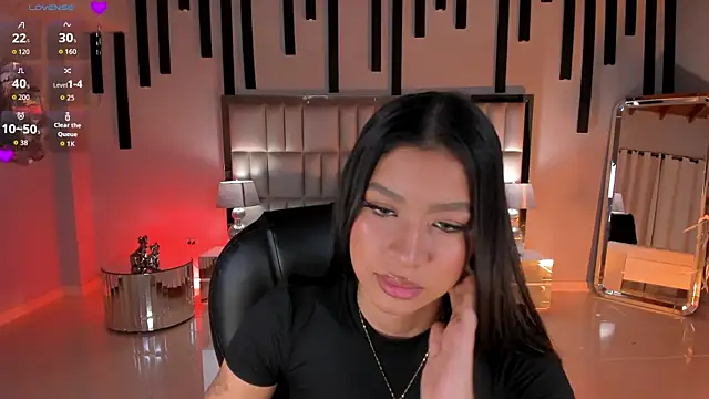 SophieHouston  online show from April 10, 2026, 3:24 am