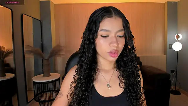 SophieHouston  online show from October 4, 2025, 4:14 am