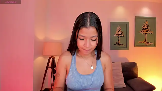 SophieHouston  online show from November 4, 2025, 4:27 am