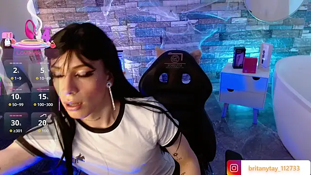 boyfox tay online show from November 16, 2025, 3:55 am