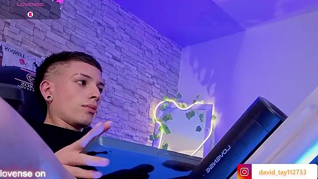 boyfox tay online show from February 13, 2026, 11:05 pm