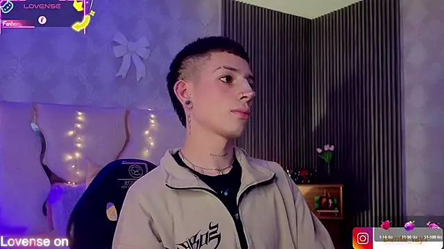 boyfox tay online show from March 1, 2026, 2:55 am