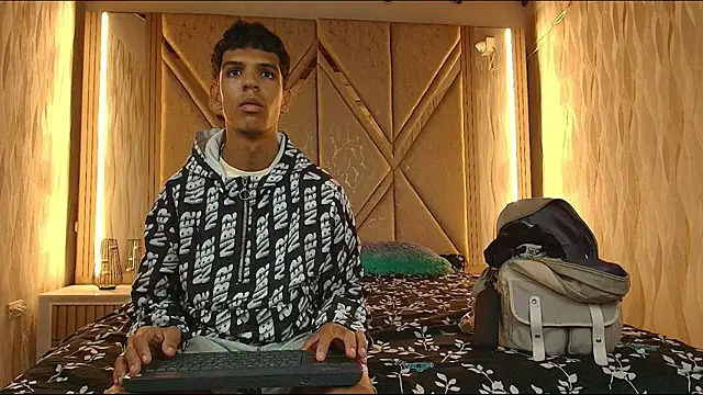 Hotcouple 222 online show from December 22, 2025, 7:30 am