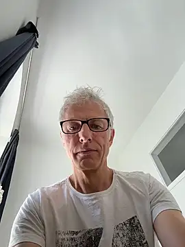 SexyLeon8 online show from June 10, 2026, 9:10 am