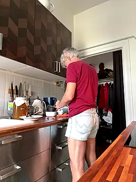 Snapshot of SexyLeon8 chatting on September 22, 2025, 12:11 pm SexyLeon8 online show from September 22, 2025, 12:11 pm