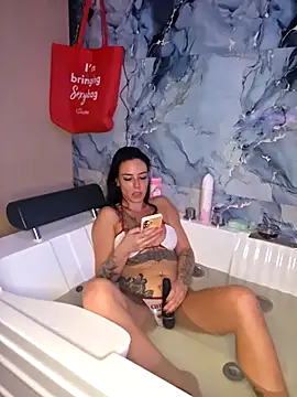 littleladyshelly online show from February 24, 2026, 7:26 pm