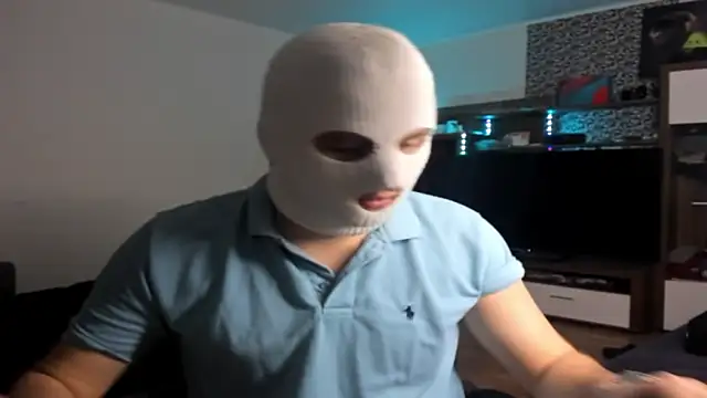 romiosabrino online show from December 17, 2025, 6:46 pm