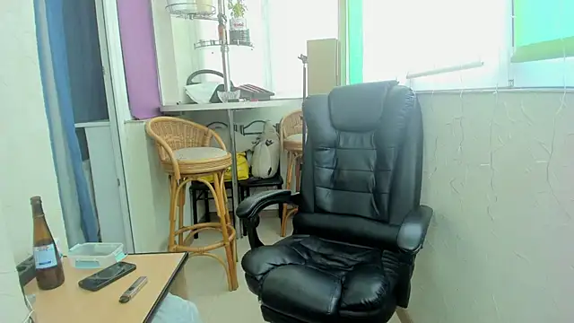 romiosabrino online show from May 19, 2026, 1:29 pm