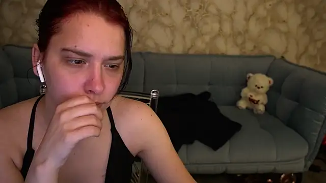 LiviaShy online show from April 12, 2026, 7:17 pm