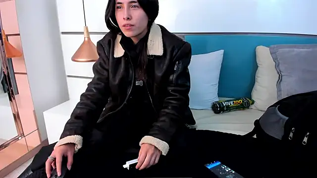 Ashkoreh online show from April 13, 2026, 8:24 pm