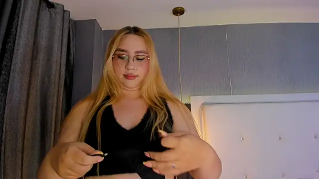 ximenanoah online show from September 22, 2025, 1:39 pm