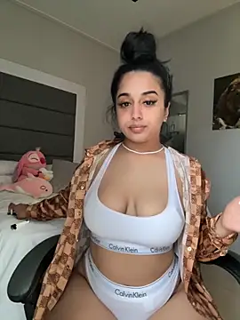 LilMisIndianx online show from February 1, 2026, 2:26 pm