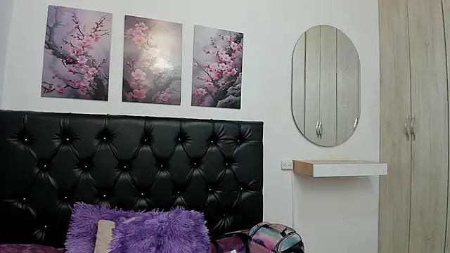pinky f00x online show from July 23, 2026, 9:22 pm