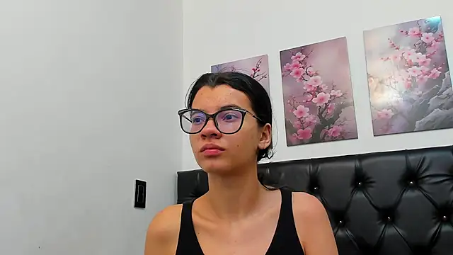 pinky f00x online show from July 15, 2026, 9:22 pm