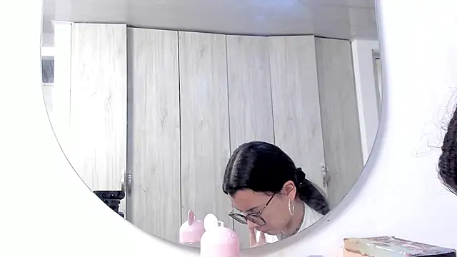 pinky f00x online show from July 22, 2026, 9:50 pm