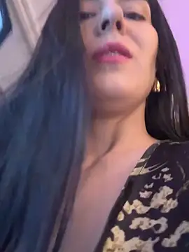 Angelina Dior online show from March 25, 2026, 6:18 pm
