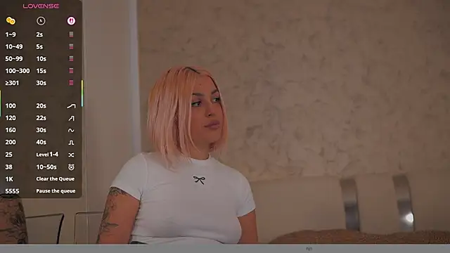 daisyblushh online show from January 19, 2026, 3:05 pm