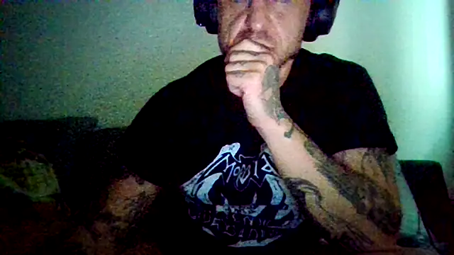 Snapshot of MrNice85 chatting on November 1, 2025, 8:08 am MrNice85 online show from November 1, 2025, 8:08 am