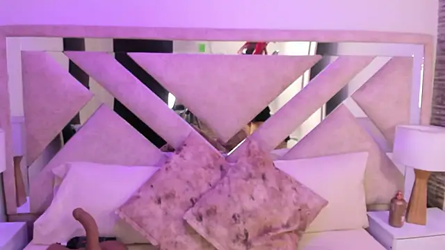 ximena vasquez8 online show from December 14, 2025, 1:23 am