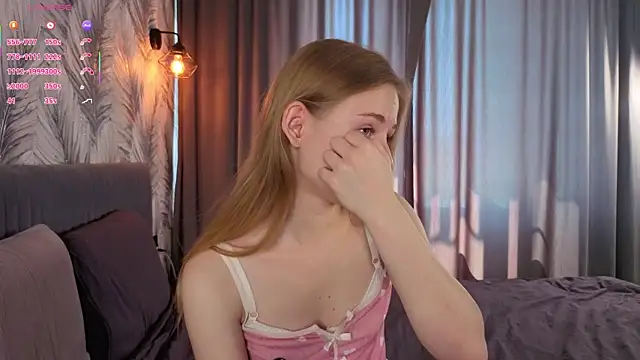 ElvinaRose online show from June 18, 2026, 7:40 am