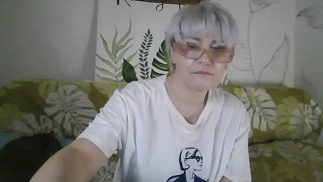 Catty Lady online show from November 23, 2025, 6:40 pm