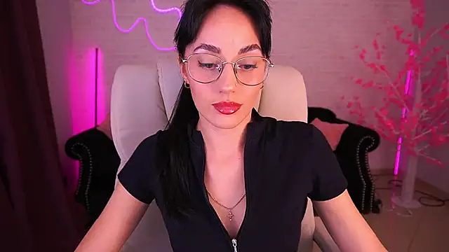 EviLune online show from January 7, 2026, 9:09 pm