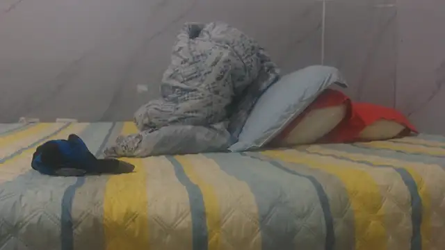 sabrina v  online show from December 17, 2025, 3:50 pm