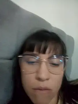 lareinalareinadelanal online show from December 20, 2025, 11:51 pm