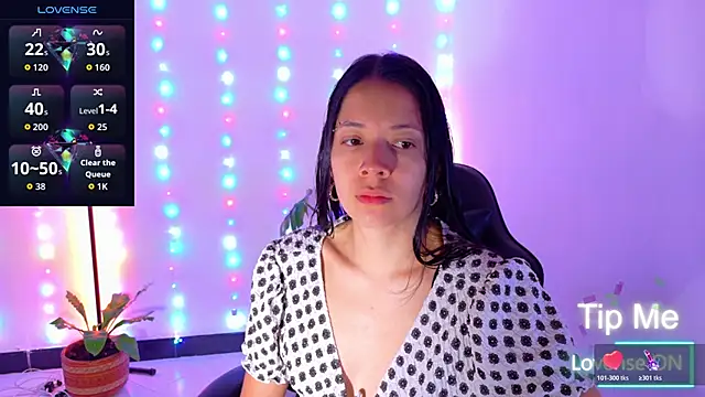 Snapshot of Sarasavage chatting on April 23, 2026, 11:49 am Sarasavage online show from April 23, 2026, 11:49 am
