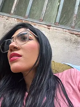 ElaRose 12 online show from March 4, 2026, 9:00 pm