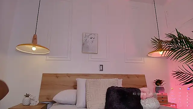 Snapshot of Mariee_rosee chatting on June 16, 2026, 12:32 am Mariee rosee online show from June 16, 2026, 12:32 am