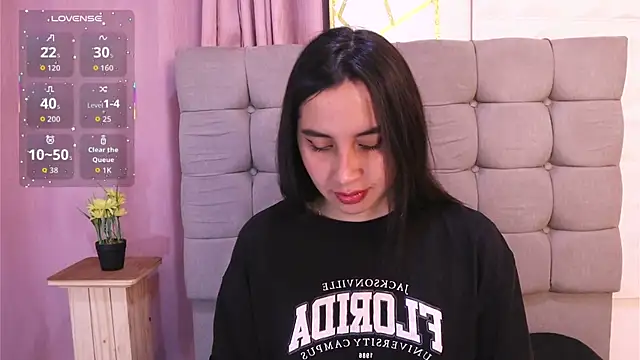 kaylee lee online show from September 10, 2025, 4:11 am