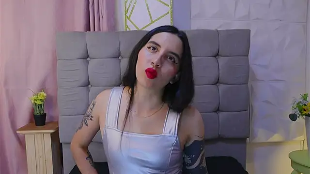 kaylee lee online show from September 15, 2025, 4:24 am