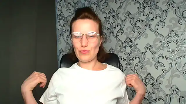 Kelly Kisss online show from June 15, 2026, 11:21 am